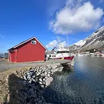 Lysboen Bua Feriehus *
